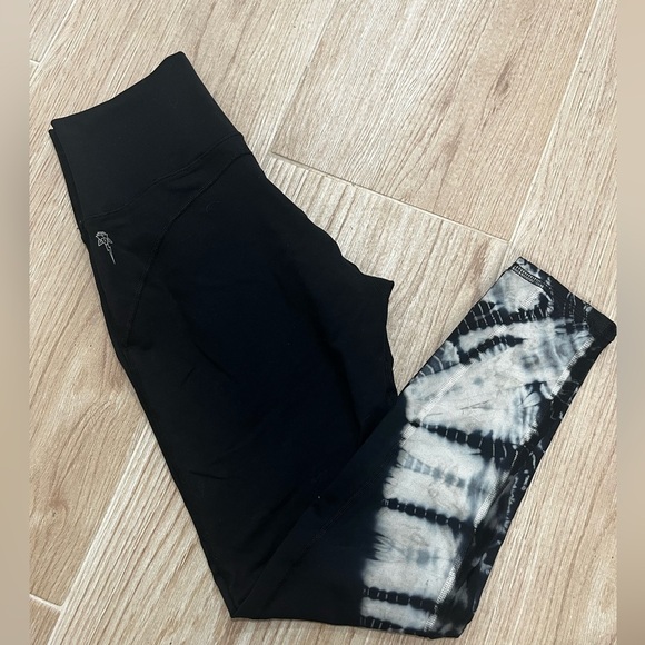 Electric & Rose tie Dye Fitness Leggings - Picture 3 of 4